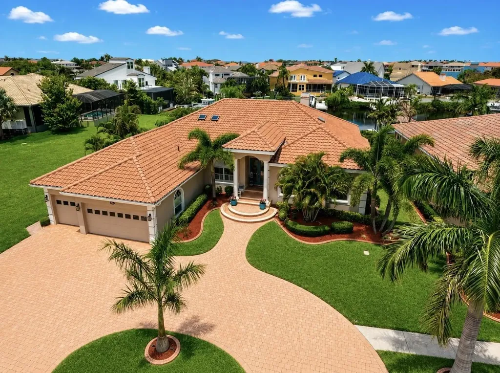 929 Allegro Lane Apollo Beach FL 33572