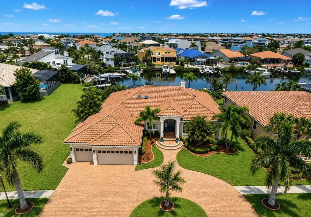 929 Allegro Lane Apollo Beach FL 33572