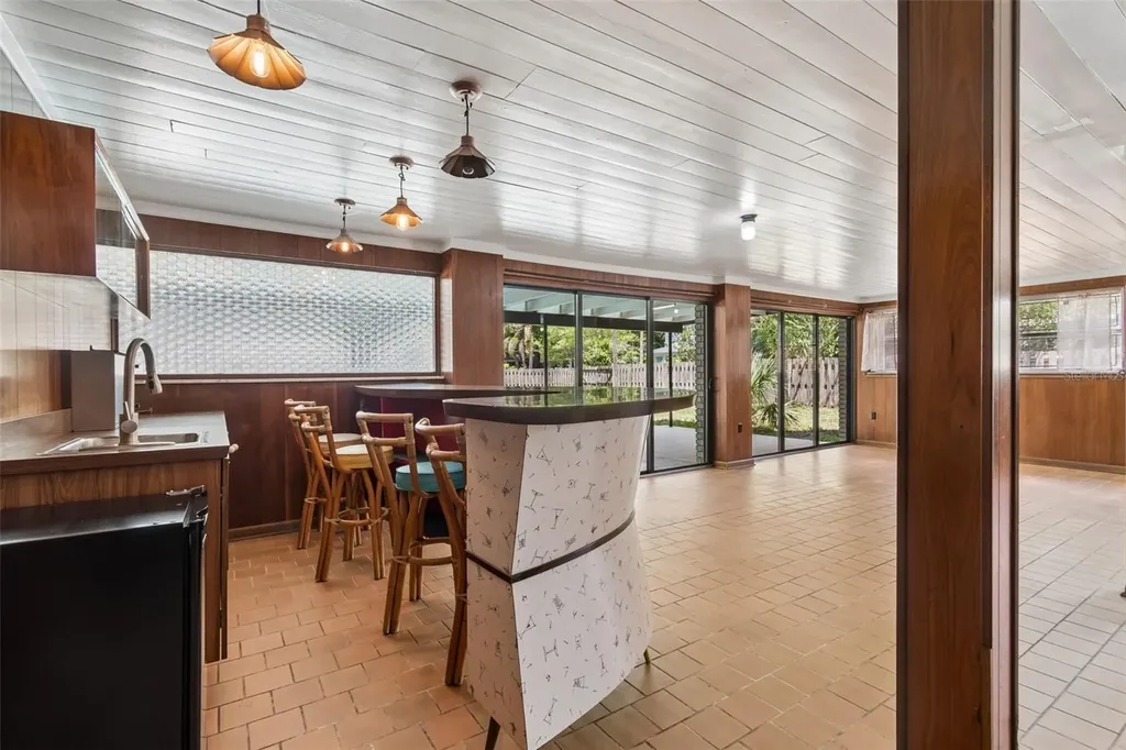 1003 W River Heights Avenue Tampa FL 33603