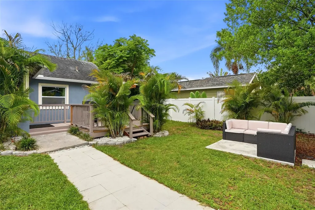 4627 1st Avenue N St Petersburg FL 33713