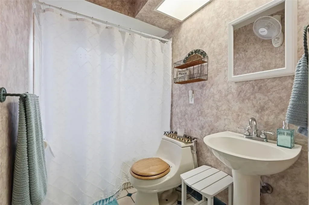 1785 Albemarle Road Clearwater FL 33764