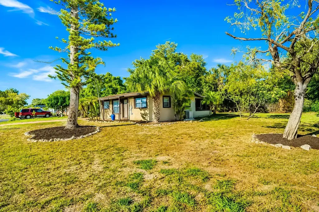 4219 35th Street W Bradenton FL 34205