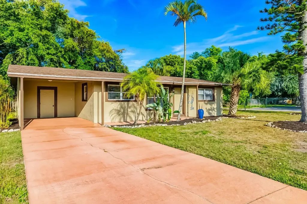 4219 35th Street W Bradenton FL 34205