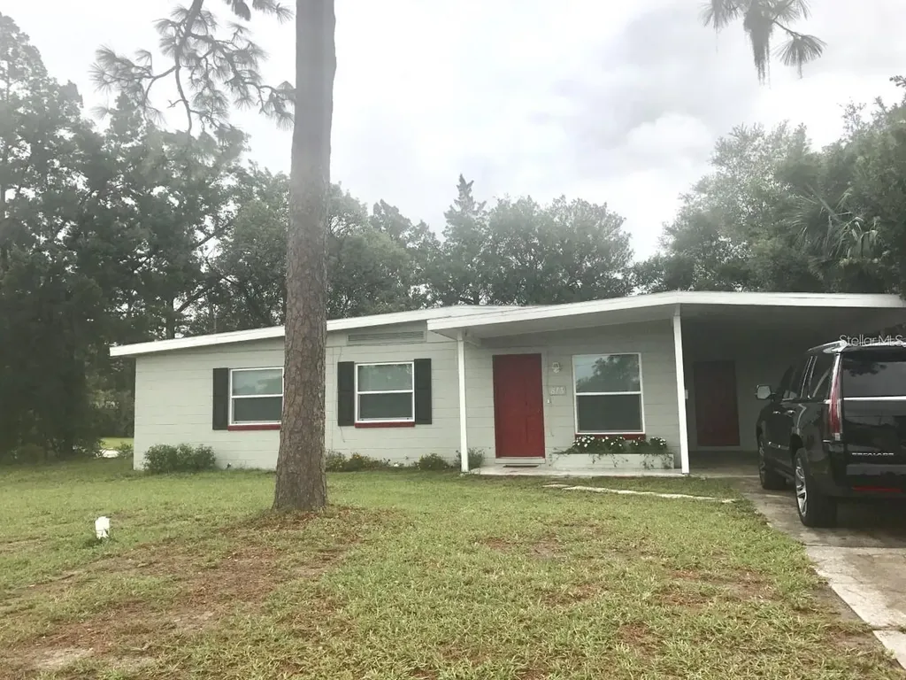 813 S Amelia Avenue Deland FL 32724