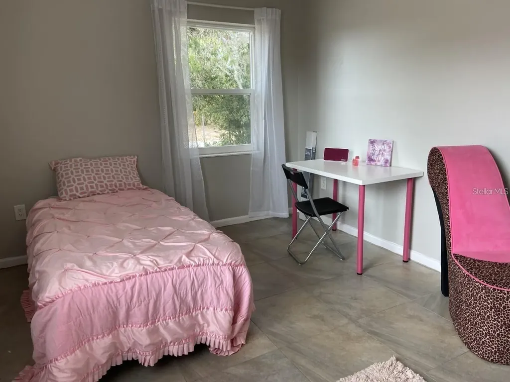 813 S Amelia Avenue Deland FL 32724