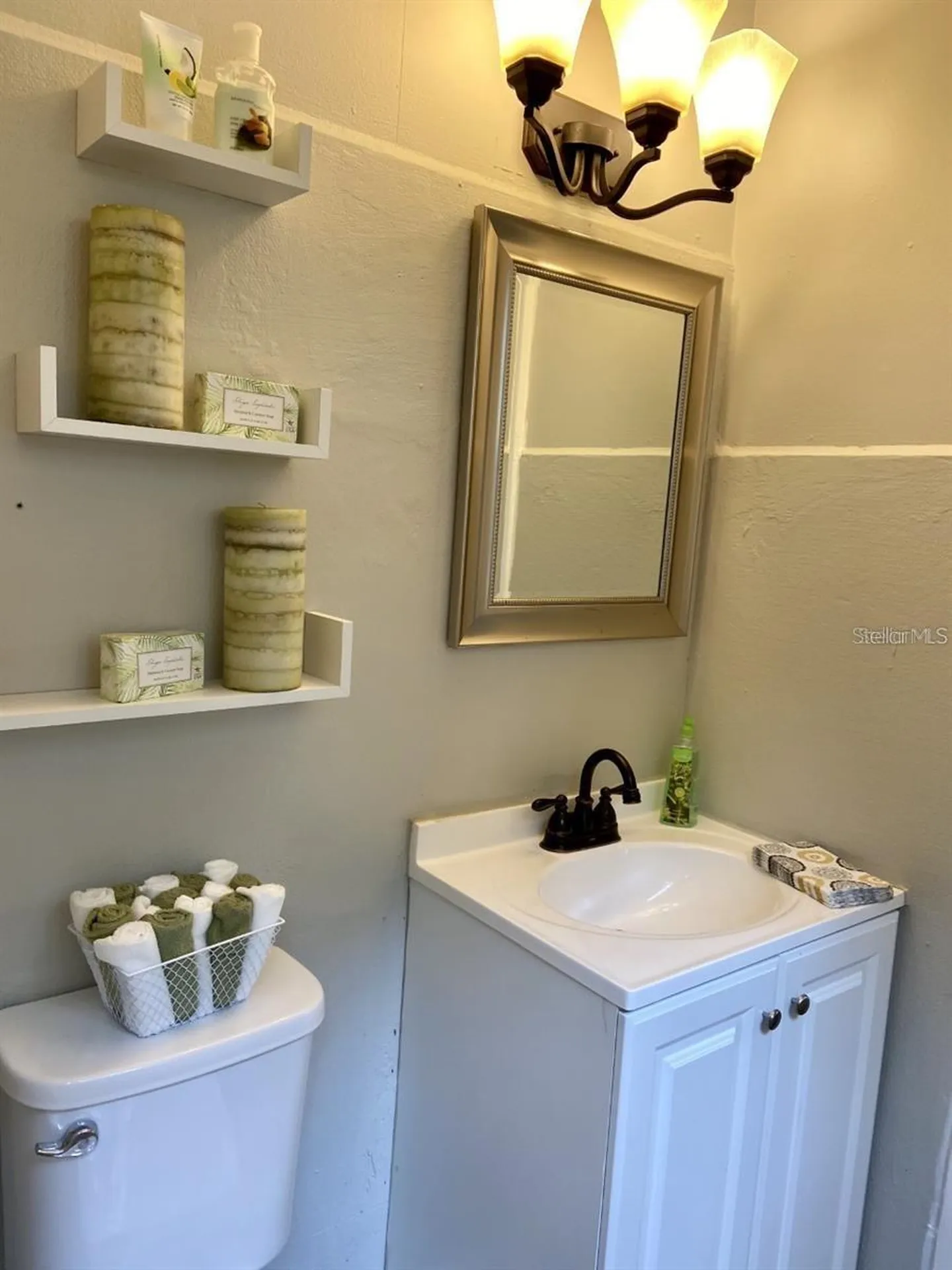 813 S Amelia Avenue Deland FL 32724