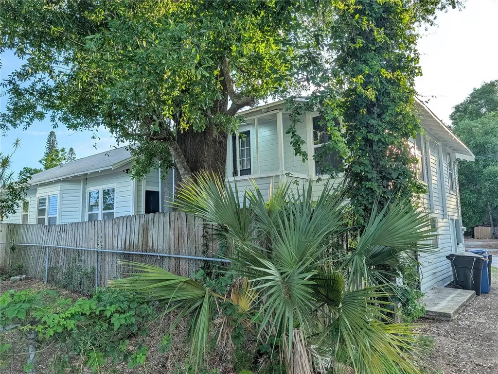 985 8th Avenue S St Petersburg FL 33705