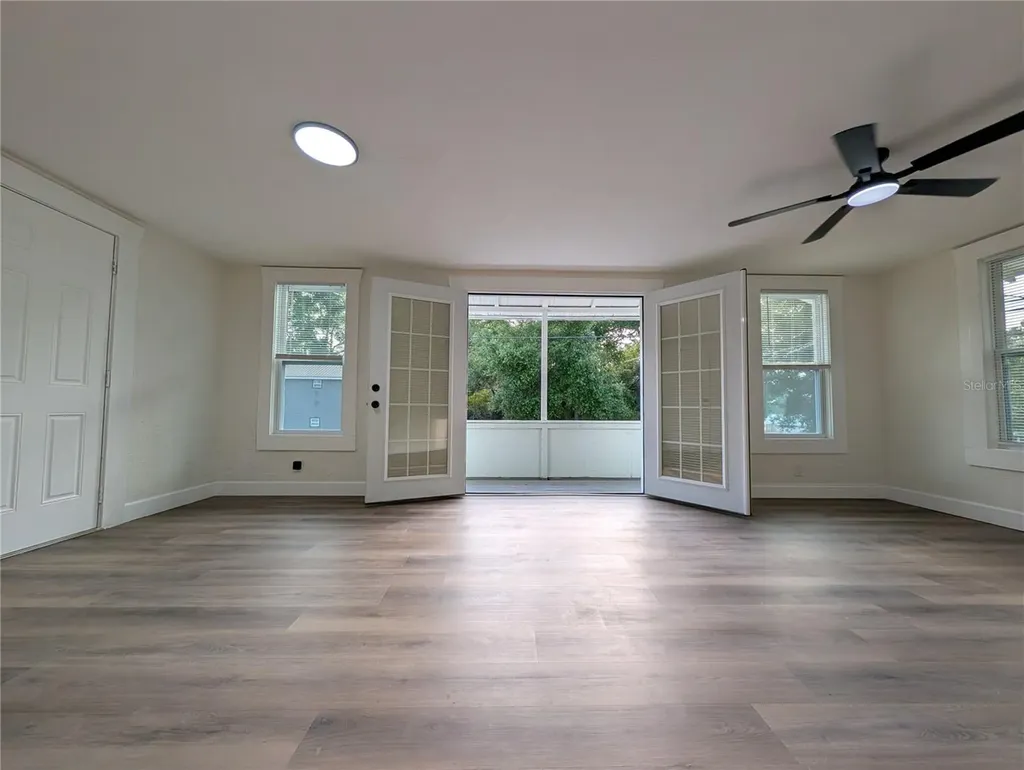 985 8th Avenue S St Petersburg FL 33705