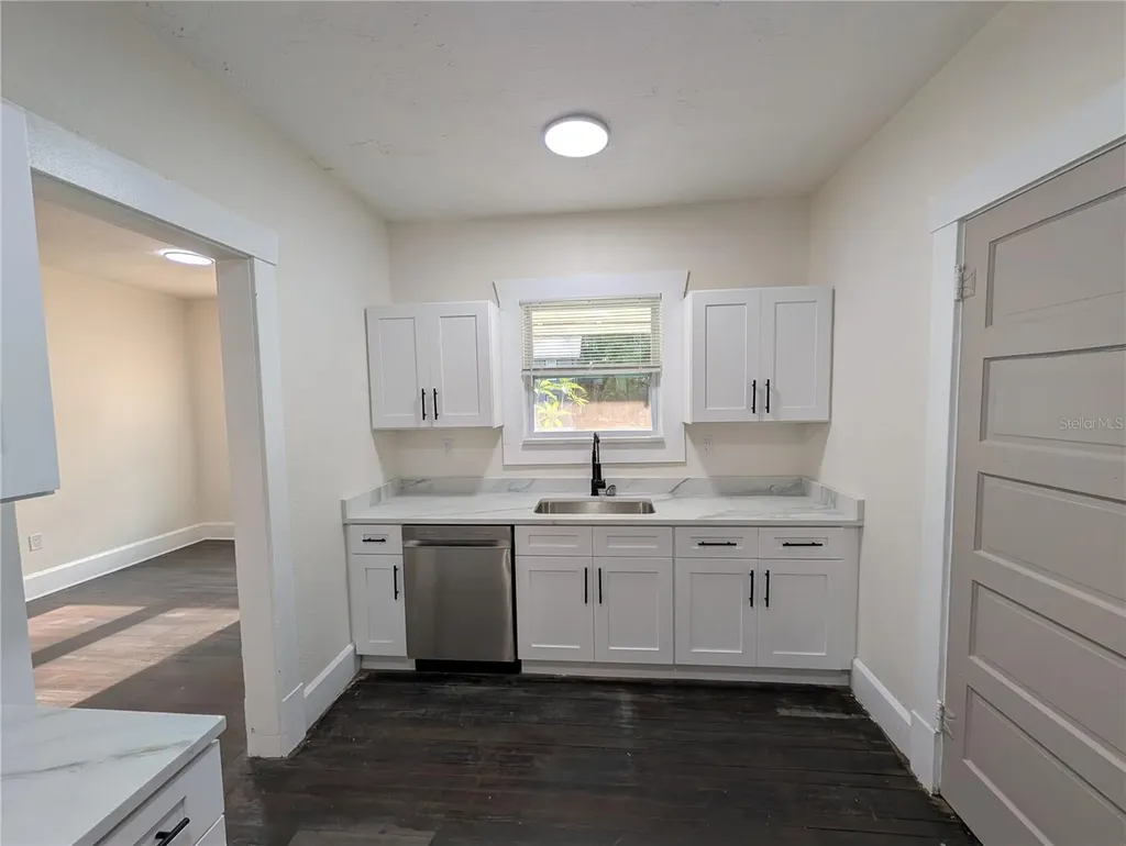985 8th Avenue S St Petersburg FL 33705