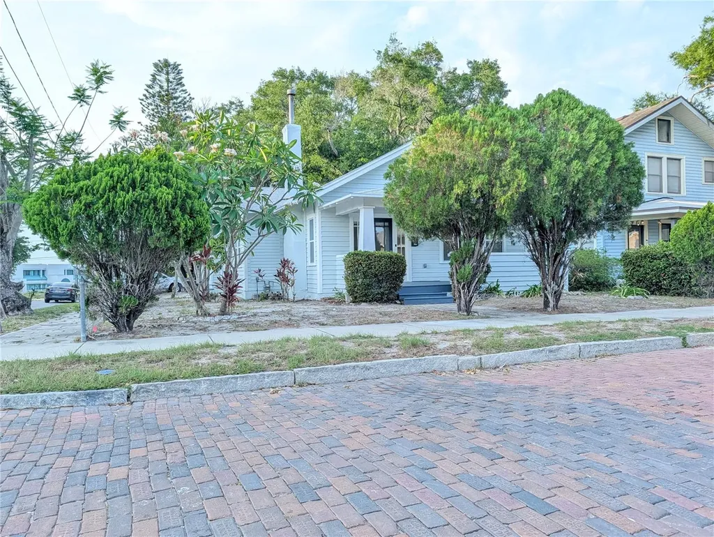 985 8th Avenue S St Petersburg FL 33705