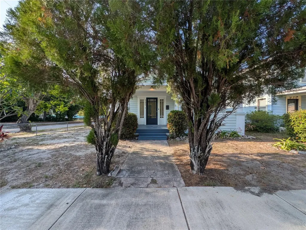 985 8th Avenue S St Petersburg FL 33705