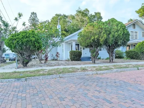 985 8th Avenue S St Petersburg FL 33705