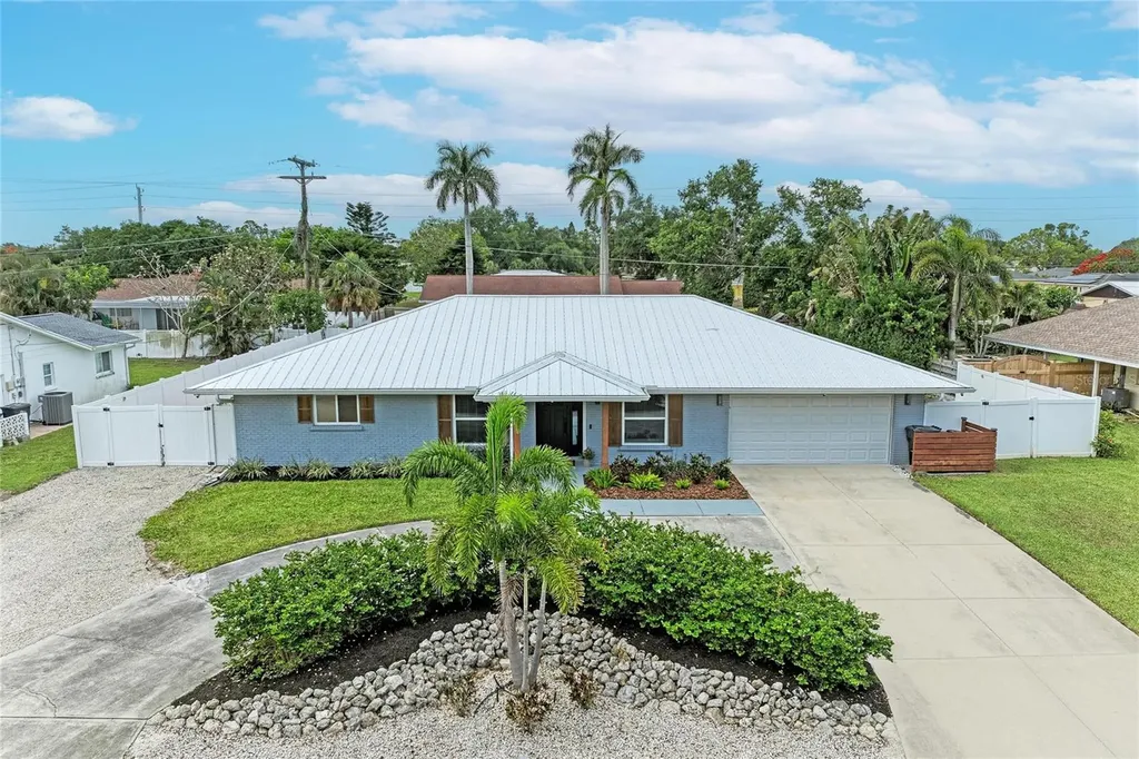 7611 18th Avenue NW Bradenton FL 34209