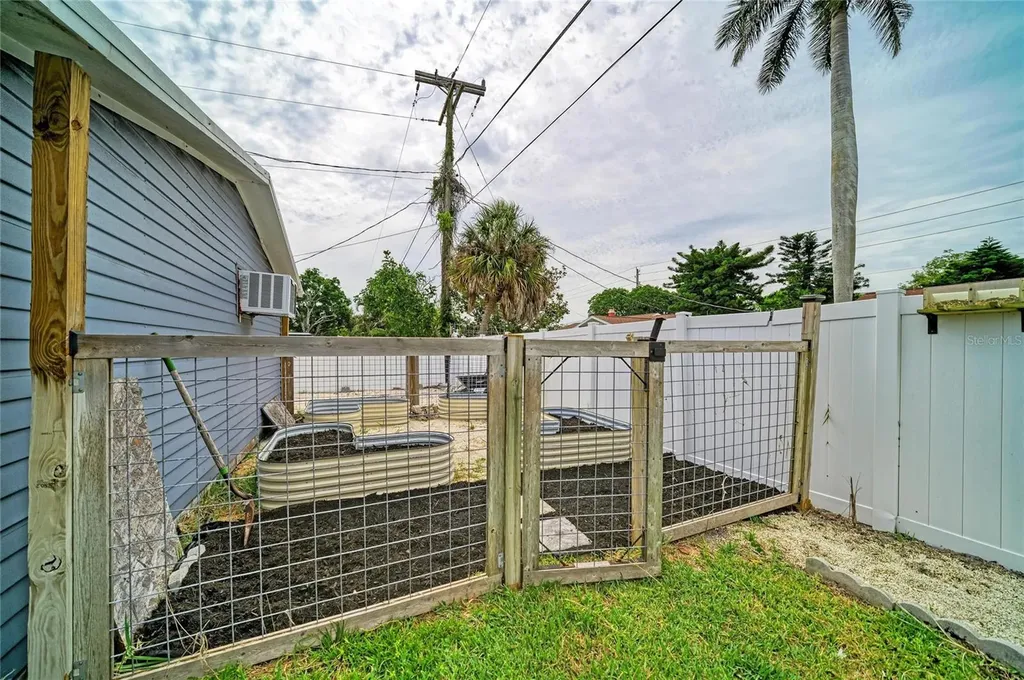 7611 18th Avenue NW Bradenton FL 34209