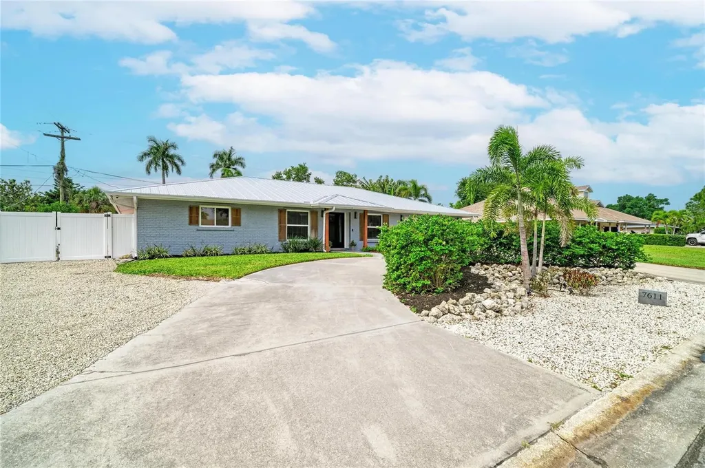 7611 18th Avenue NW Bradenton FL 34209