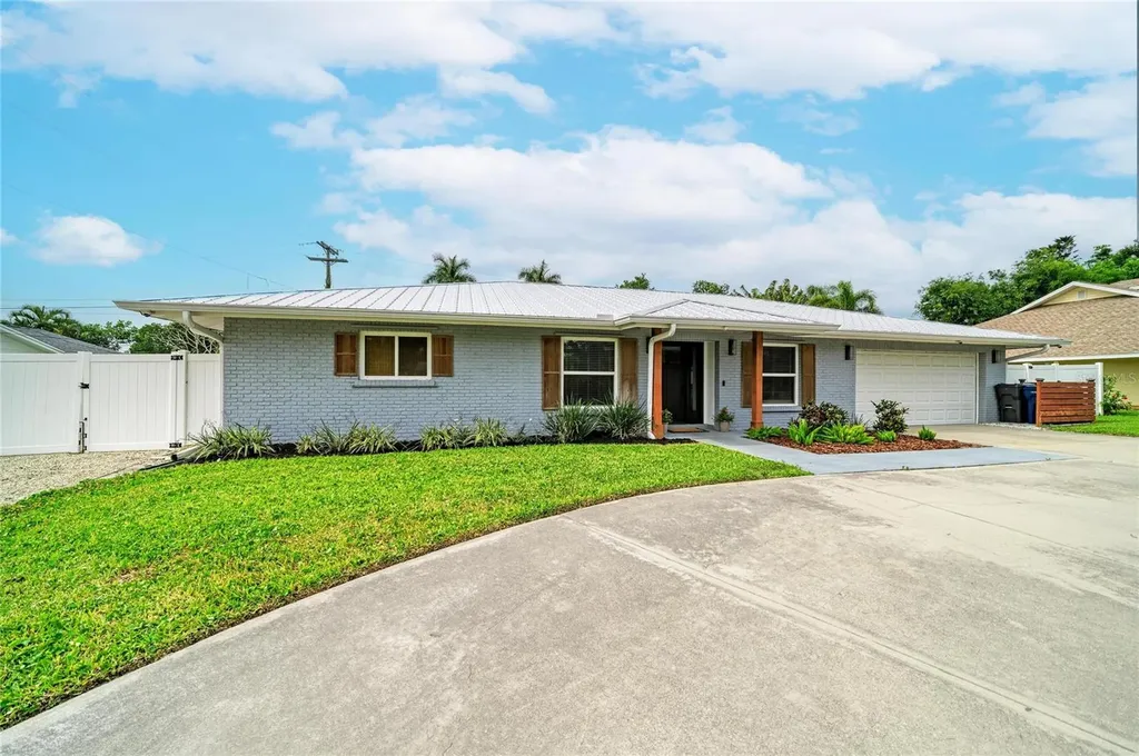 7611 18th Avenue NW Bradenton FL 34209