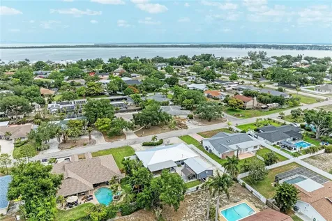 7611 18th Avenue NW Bradenton FL 34209