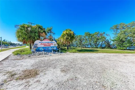 7611 18th Avenue NW Bradenton FL 34209