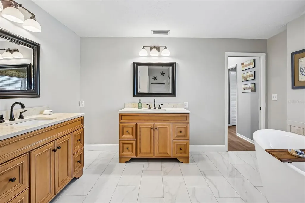 2754 Buckhorn Oaks Drive Valrico FL 33594