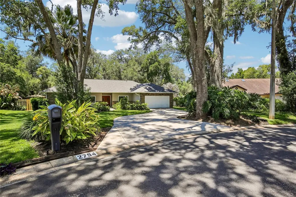 2754 Buckhorn Oaks Drive Valrico FL 33594