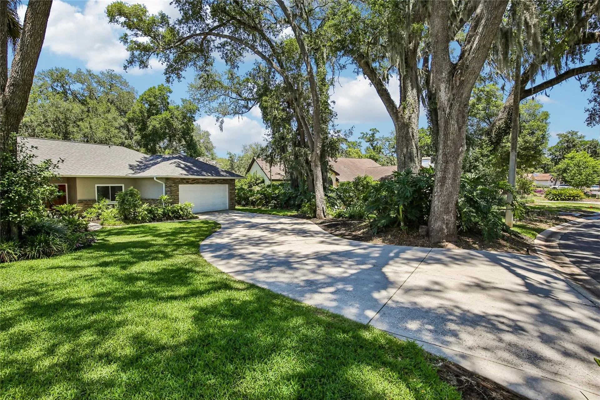 2754 Buckhorn Oaks Drive Valrico FL 33594