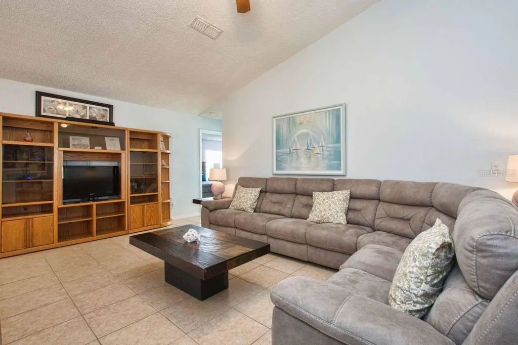 1529 Indian Oaks Trail Kissimmee FL 34747