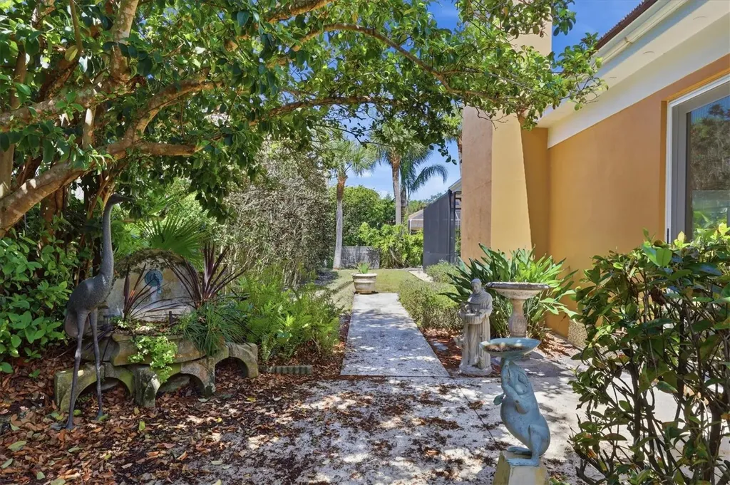 84 Cayman Isles Boulevard Englewood FL 34223