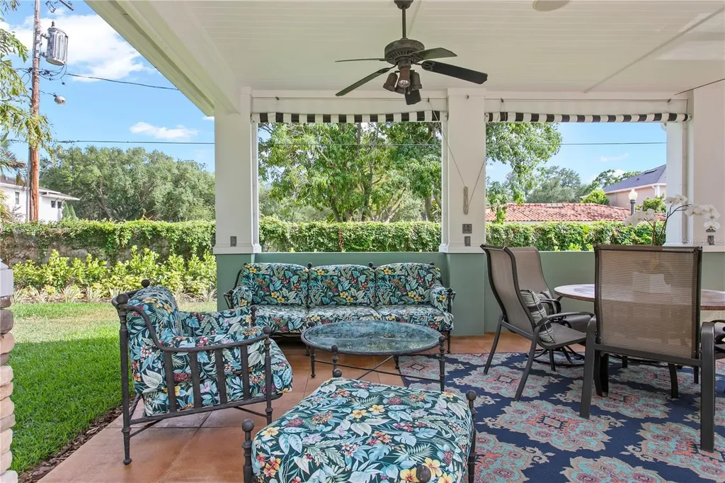 3126 W Oaklyn Avenue Tampa FL 33609