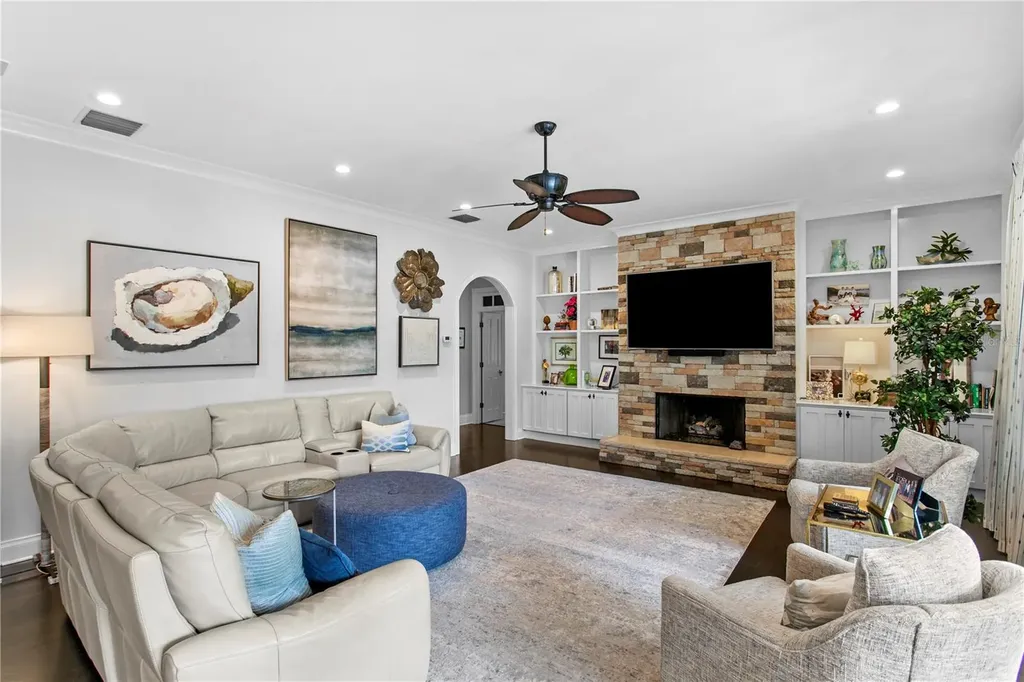 3126 W Oaklyn Avenue Tampa FL 33609