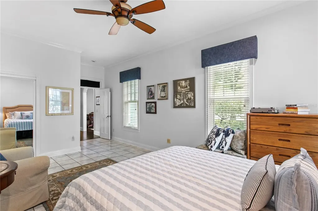 3126 W Oaklyn Avenue Tampa FL 33609