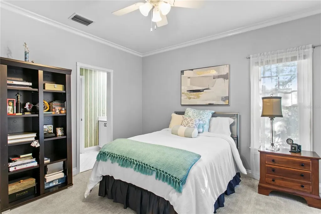 3126 W Oaklyn Avenue Tampa FL 33609