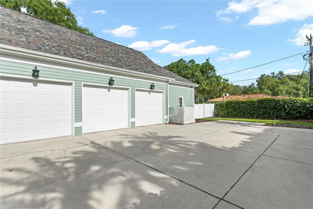 3126 W Oaklyn Avenue Tampa FL 33609