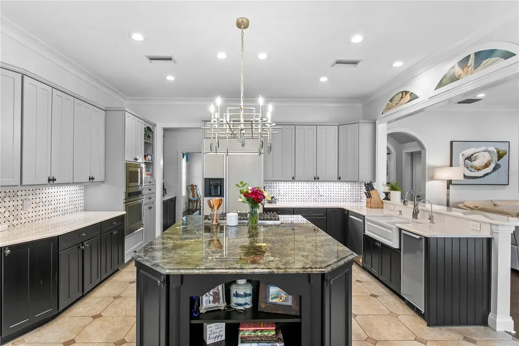 3126 W Oaklyn Avenue Tampa FL 33609