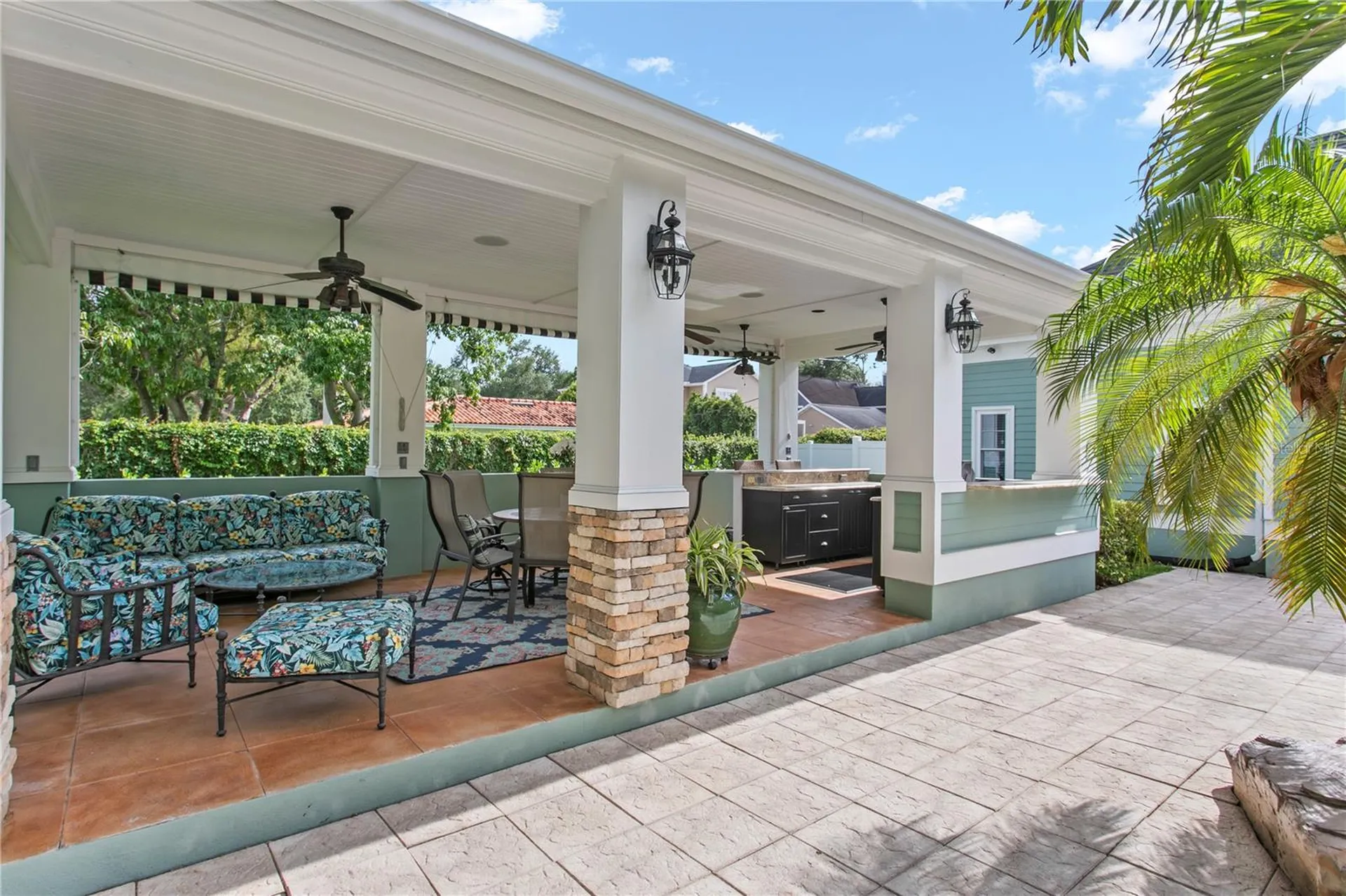 3126 W Oaklyn Avenue Tampa FL 33609