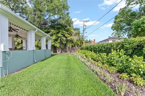 3126 W Oaklyn Avenue Tampa FL 33609