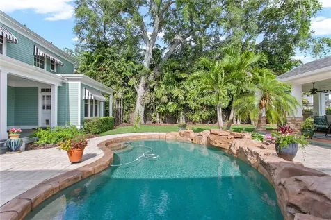 3126 W Oaklyn Avenue Tampa FL 33609