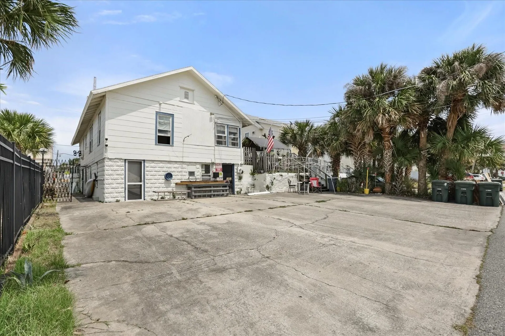 16 S Grandview Avenue Daytona Beach FL 32118