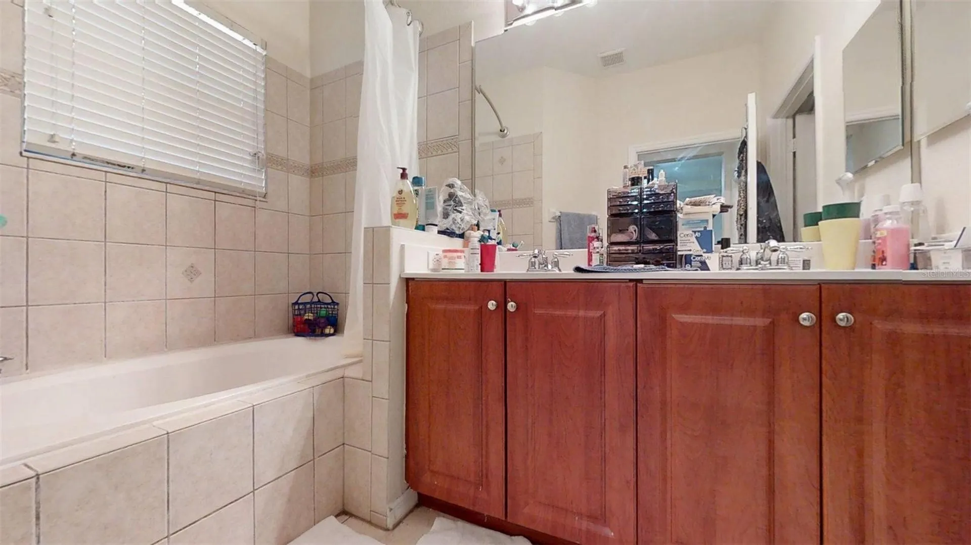 1370 Pacific Road Kissimmee FL 34759