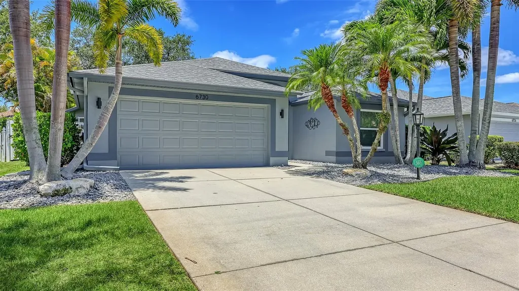 6730 W Country Club Lane Sarasota FL 34243