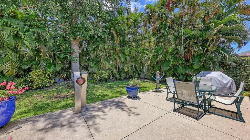 6730 W Country Club Lane Sarasota FL 34243