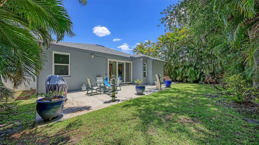 6730 W Country Club Lane Sarasota FL 34243