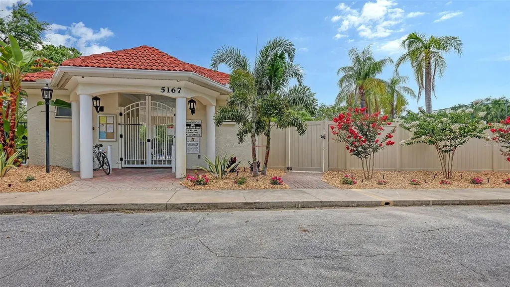 6730 W Country Club Lane Sarasota FL 34243