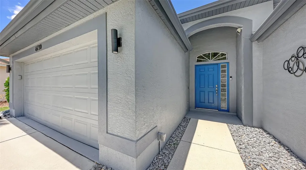 6730 W Country Club Lane Sarasota FL 34243