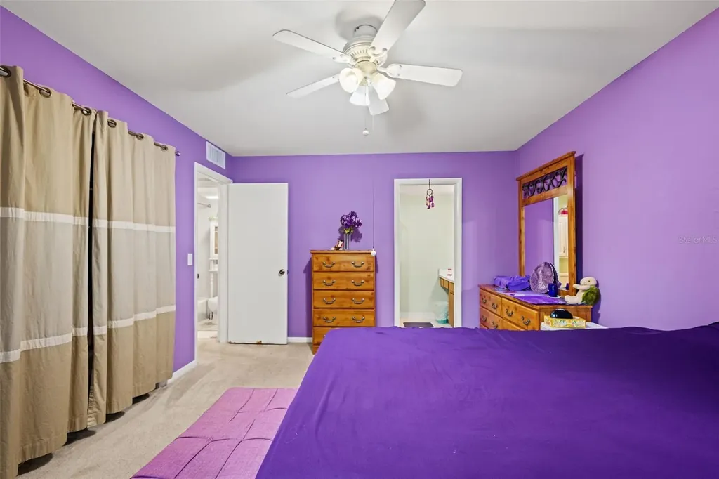 4138 Pinelake Lane Tampa FL 33618