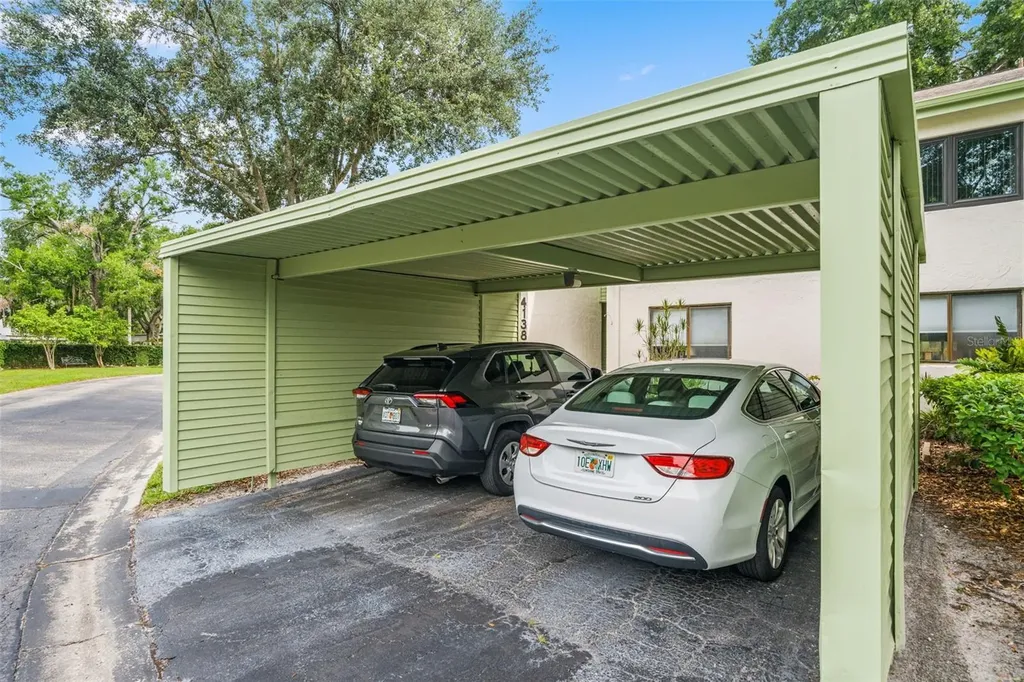 4138 Pinelake Lane Tampa FL 33618