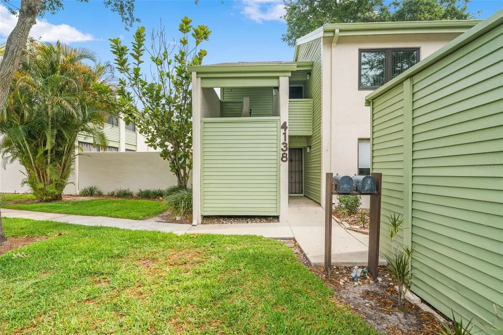 4138 Pinelake Lane Tampa FL 33618