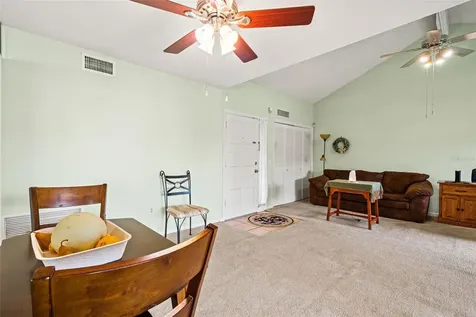 4138 Pinelake Lane Tampa FL 33618