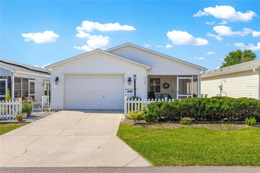 2140 Estevez Drive Lady Lake FL 32159