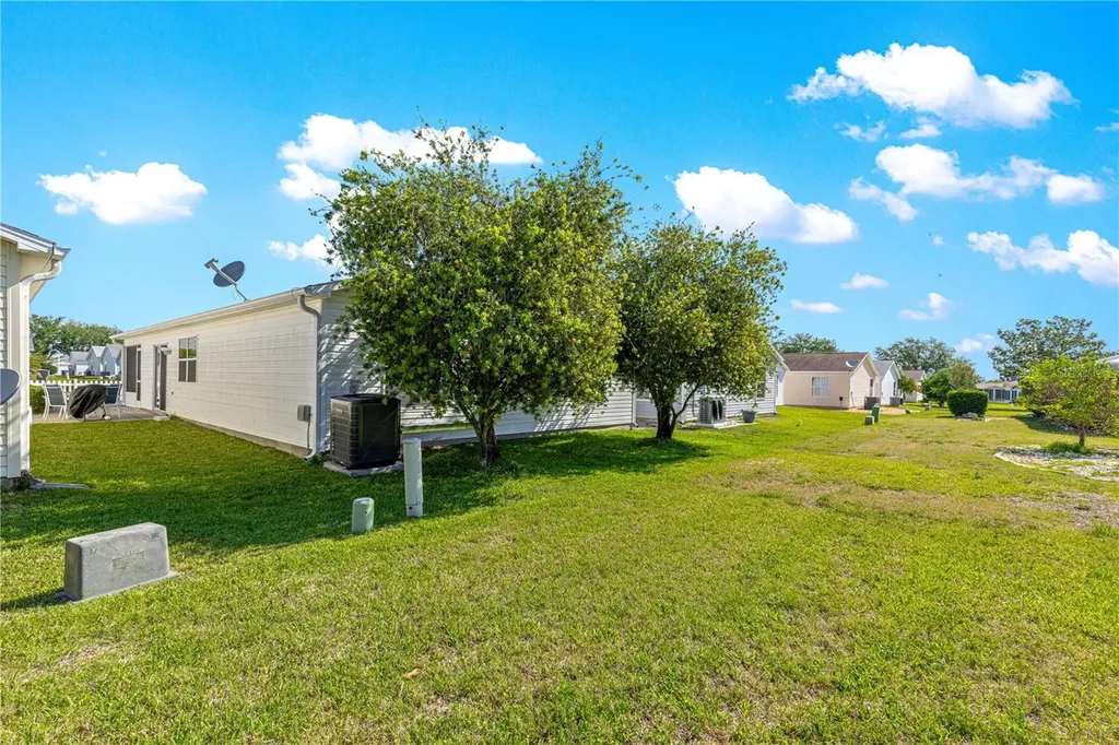 2140 Estevez Drive Lady Lake FL 32159