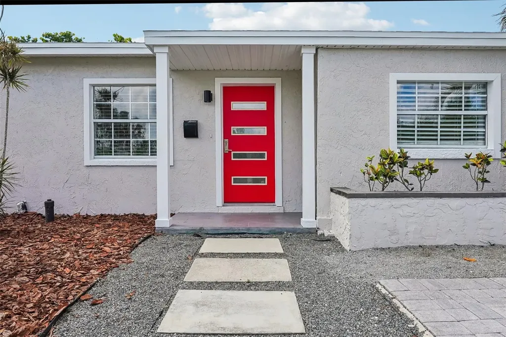 784 87th Avenue N St Petersburg FL 33702